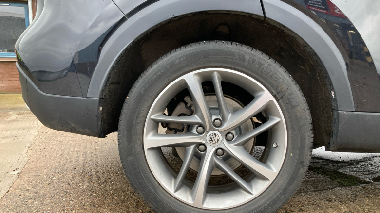 MG Hs 1.5 T-GDI Exclusive 5dr DCT Petrol Hatchback